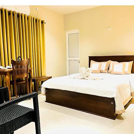 Ceylon Kingsmen Garden Hotel - Katunayake Negombo Eksteriør billede