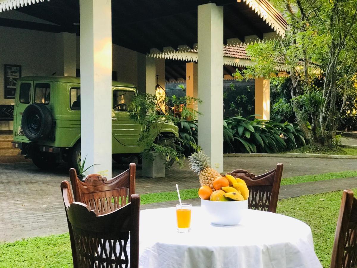 Ceylon Kingsmen Garden Hotel - Katunayake Negombo Eksteriør billede