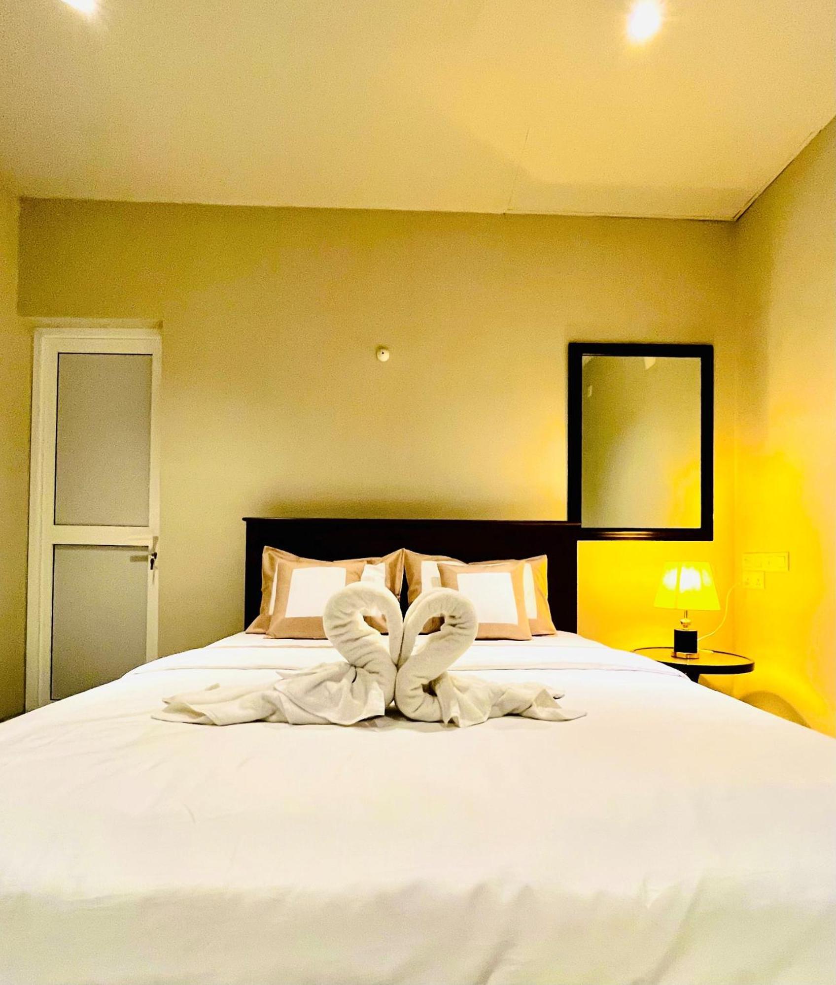 Ceylon Kingsmen Garden Hotel - Katunayake Negombo Eksteriør billede