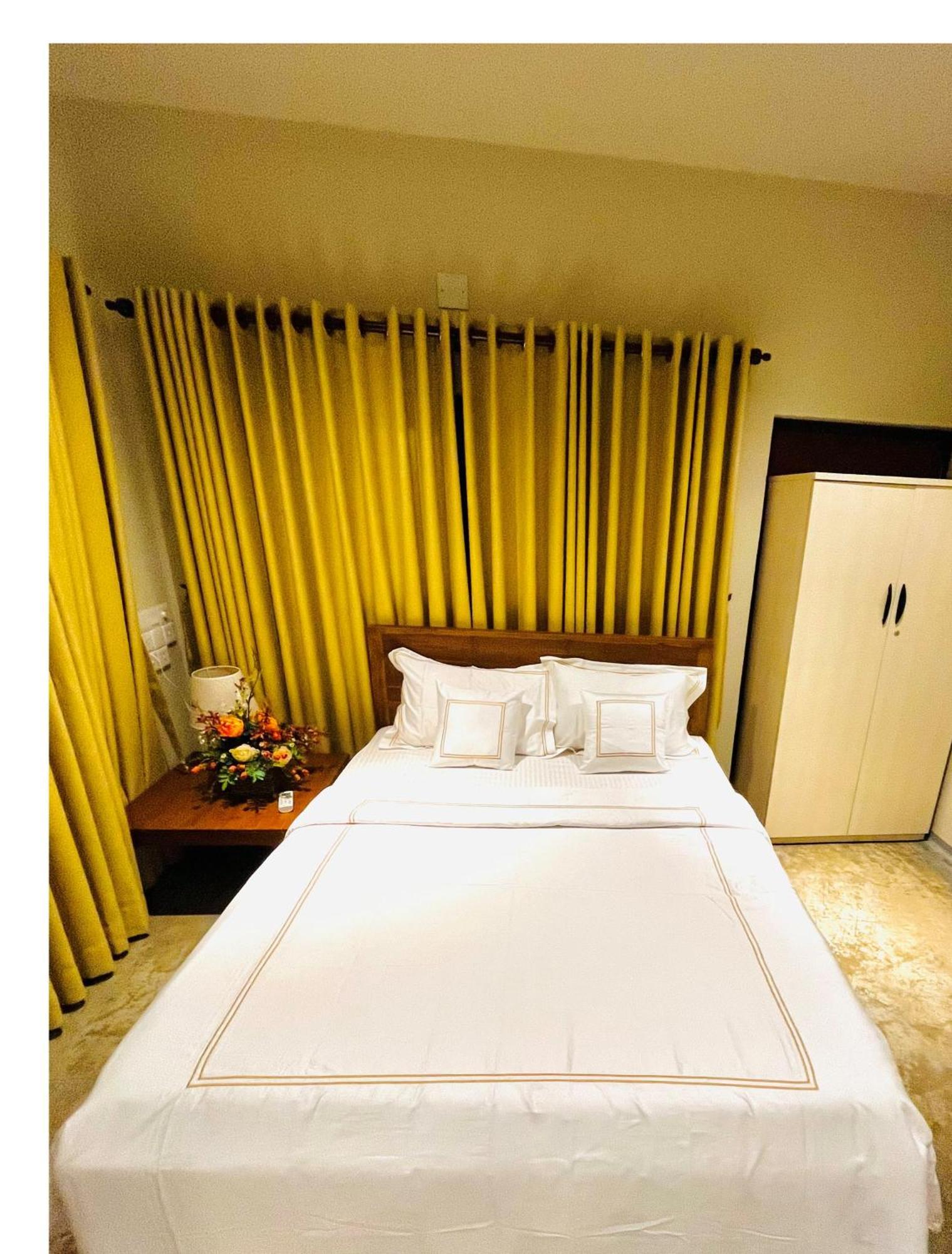 Ceylon Kingsmen Garden Hotel - Katunayake Negombo Eksteriør billede