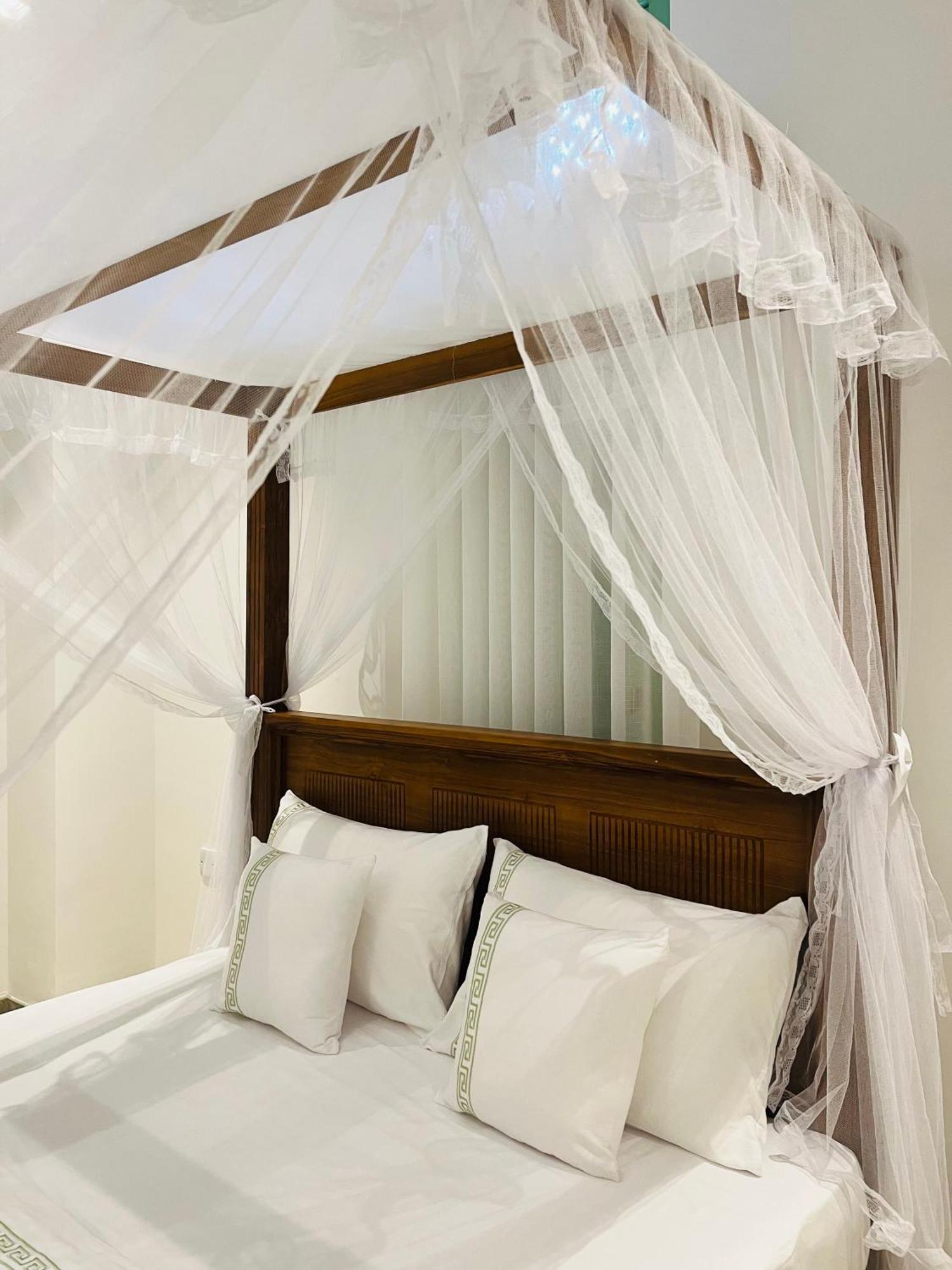 Ceylon Kingsmen Garden Hotel - Katunayake Negombo Eksteriør billede