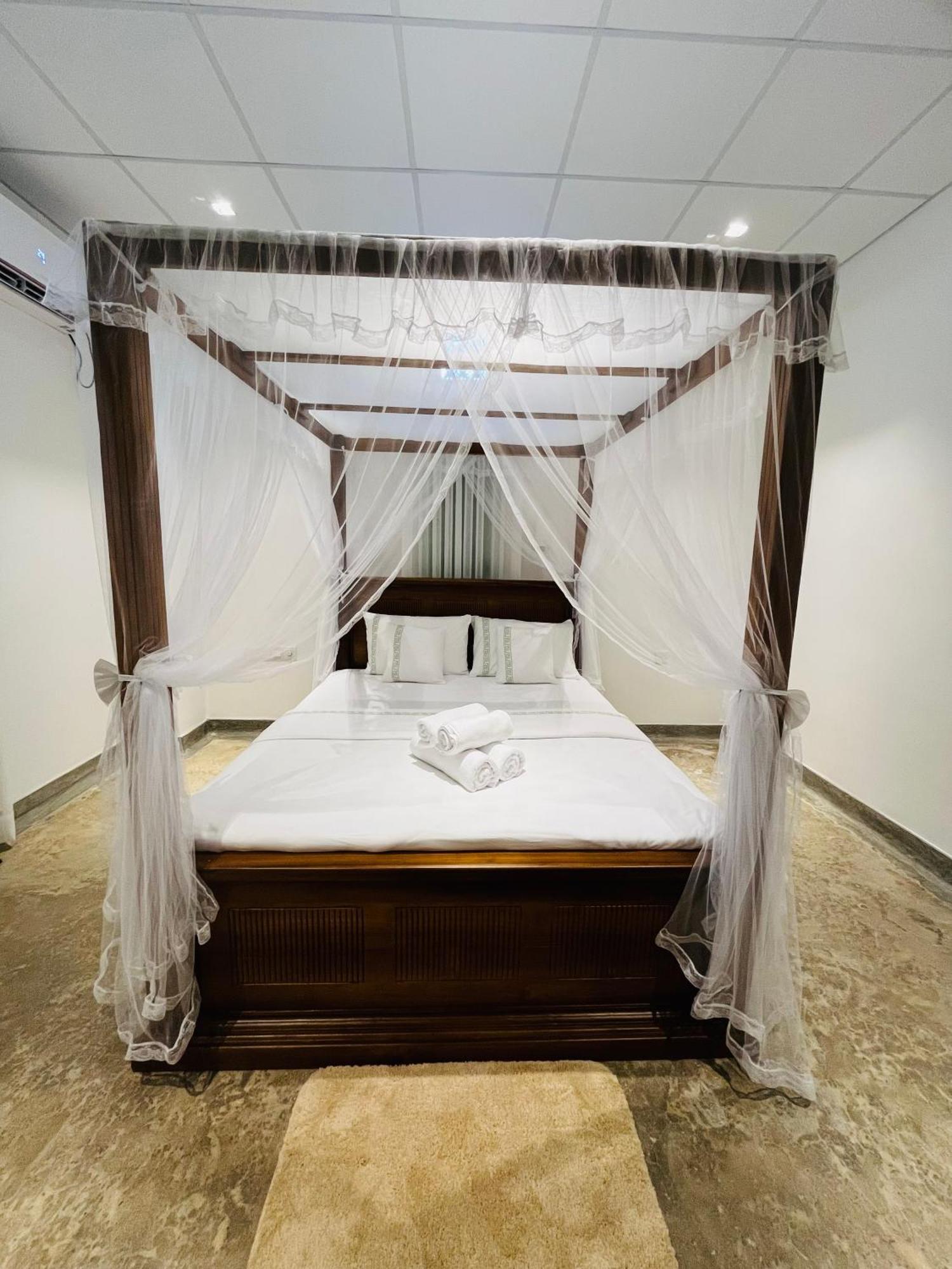 Ceylon Kingsmen Garden Hotel - Katunayake Negombo Eksteriør billede