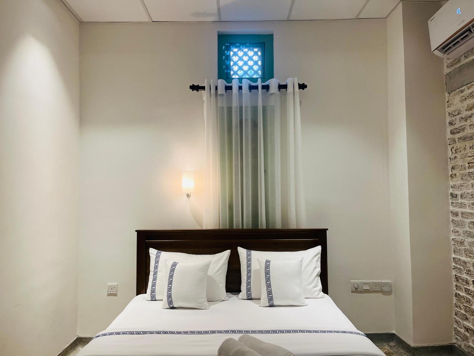 Ceylon Kingsmen Garden Hotel - Katunayake Negombo Eksteriør billede